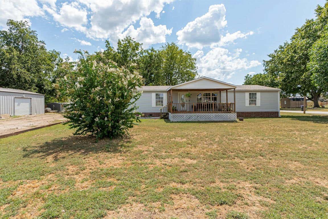 115 W 2ND ST, DAVENPORT, OK 74026, photo 1 of 41