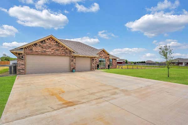 34 INDEPENDENCE CIR, ALTUS, OK 73521, photo 4 of 46