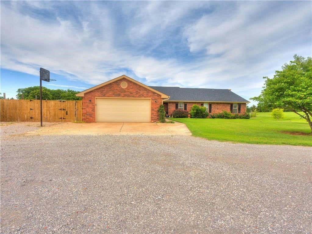 881 MOFFAT RD NW, PIEDMONT, OK 73078, photo 1 of 31