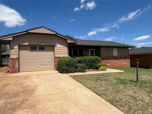 923 W DANIEL ST, WEATHERFORD, OK 73096 - Image 1