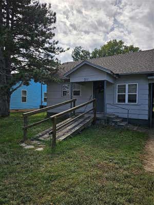 211 S LOCUST ST, PAULS VALLEY, OK 73075, photo 3 of 28