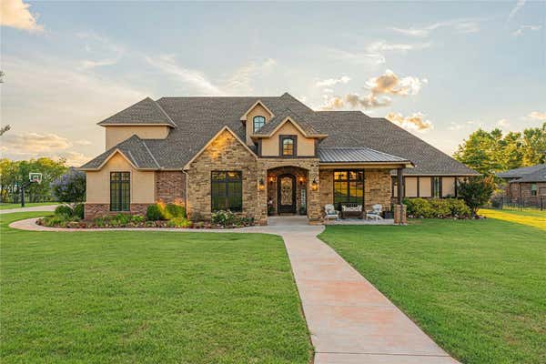 21687 COFFEE TREE CIR, EDMOND, OK 73012 - Image 1