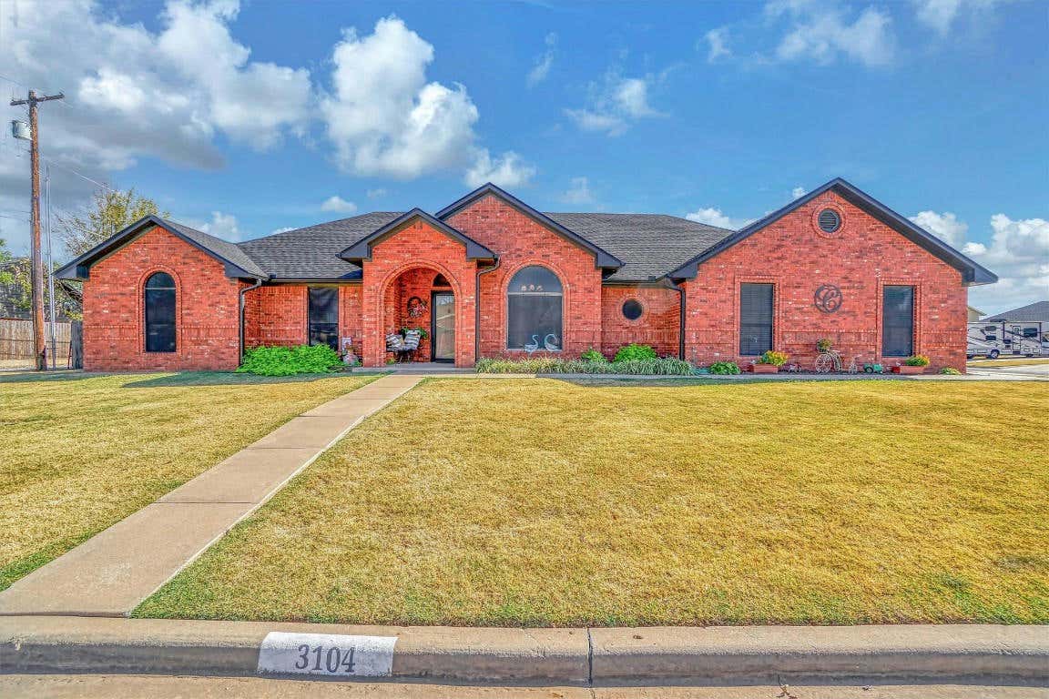 3104 MALLARD CIR, ALTUS, OK 73521, photo 1 of 27