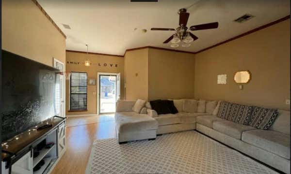 10545 KRISTIE LN, MIDWEST CITY, OK 73130, photo 2 of 23