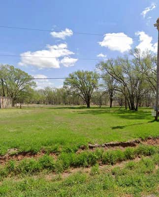 214 S 3RD ST, SAYRE, OK 73662, photo 2 of 4