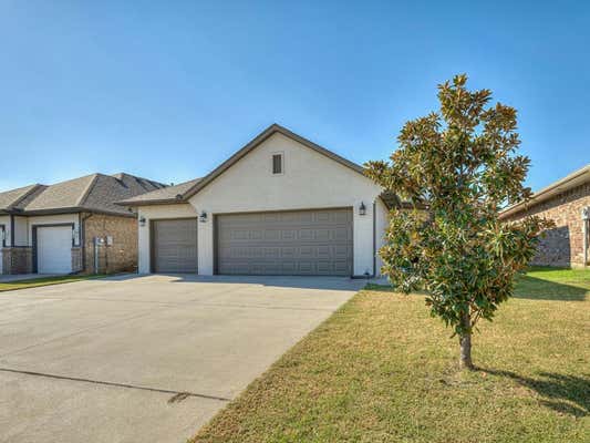 2340 ALTA VISTA LN, EDMOND, OK 73034, photo 2 of 35