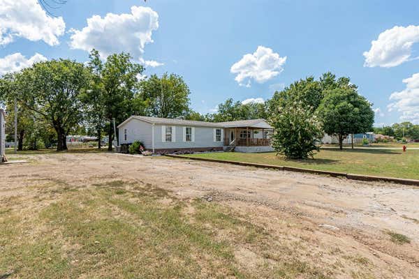 115 W 2ND ST, DAVENPORT, OK 74026, photo 3 of 41