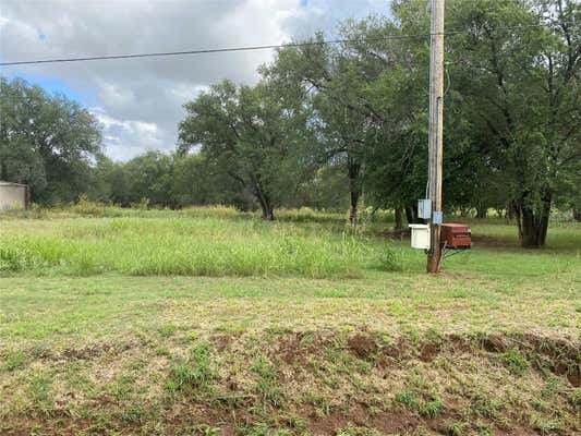 214 S 3RD ST, SAYRE, OK 73662, photo 3 of 4