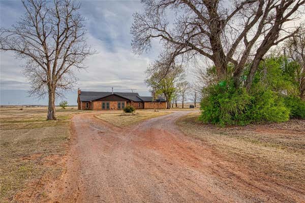 21462 E 1010 RD, FOSS, OK 73647, photo 3 of 35