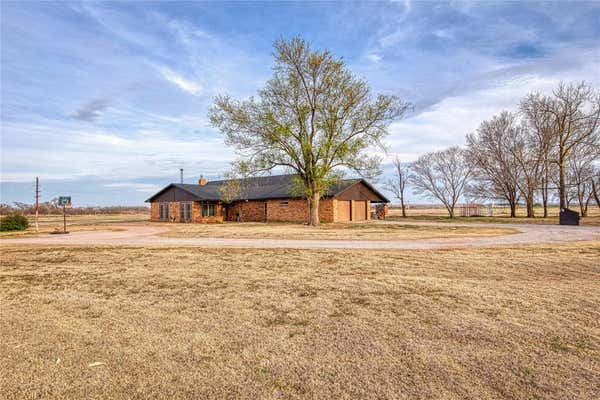 21462 E 1010 RD, FOSS, OK 73647, photo 4 of 35