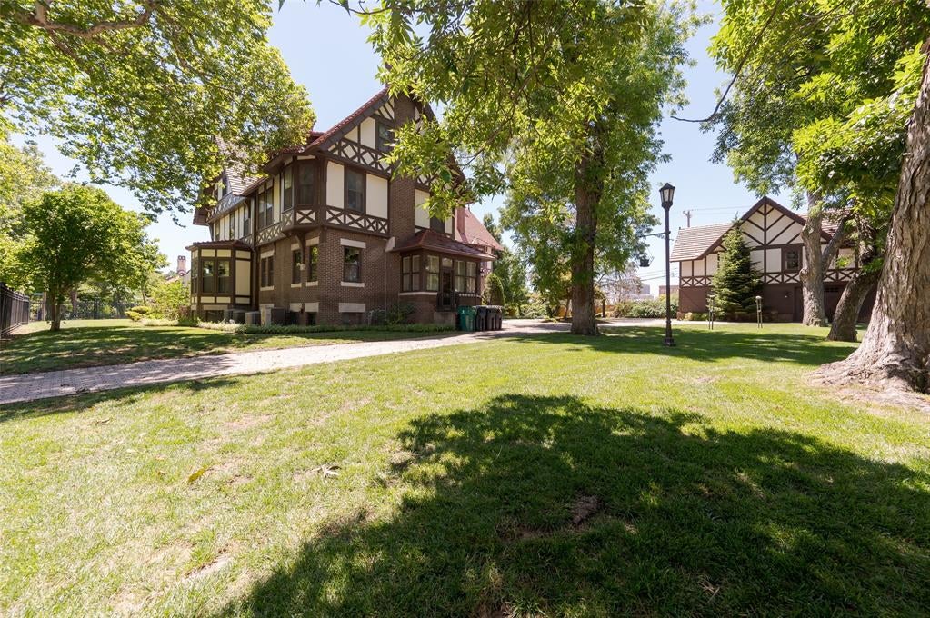 Oklahoma City, Oklahoma, 73103, United States, 5 Bedrooms Bedrooms, ,6 BathroomsBathrooms,Residential,Active,1810381