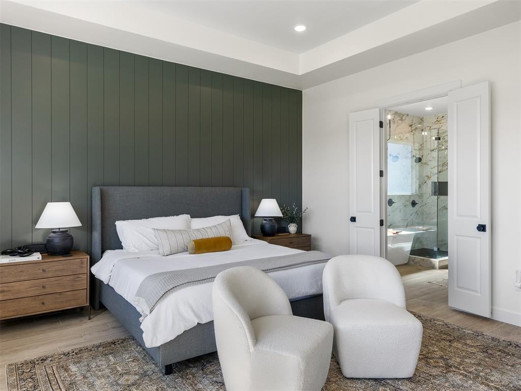 Eufaula, Oklahoma, 74432, United States, 5 Bedrooms Bedrooms, ,6 BathroomsBathrooms,Residential,Active,1905121