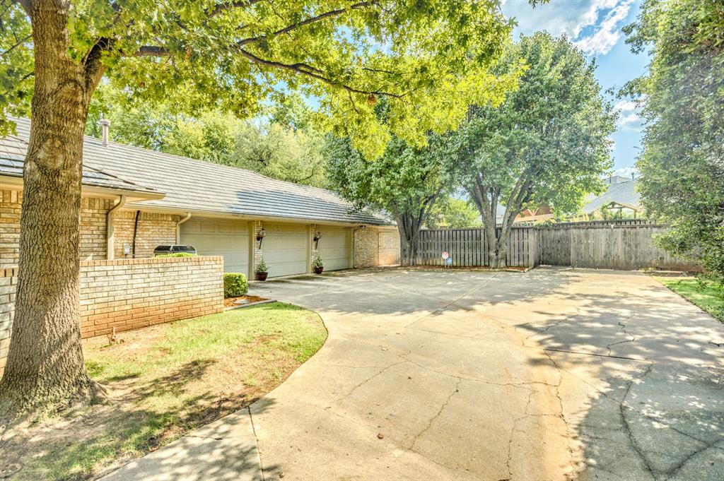 Oklahoma City, Oklahoma, 73120, United States, 5 Bedrooms Bedrooms, ,5 BathroomsBathrooms,Residential,Active,1968374