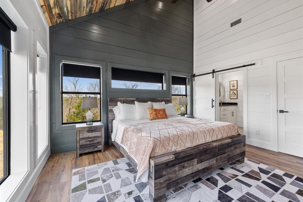 Broken Bow, Oklahoma, 74728, United States, 4 Bedrooms Bedrooms, ,4 BathroomsBathrooms,Residential,Active,1898222