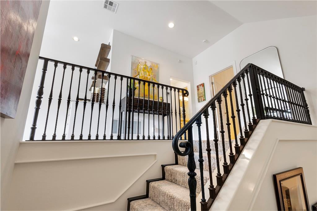 Nichols Hills, Oklahoma, 73120, United States, ,4 BathroomsBathrooms,Residential,Active,1894763