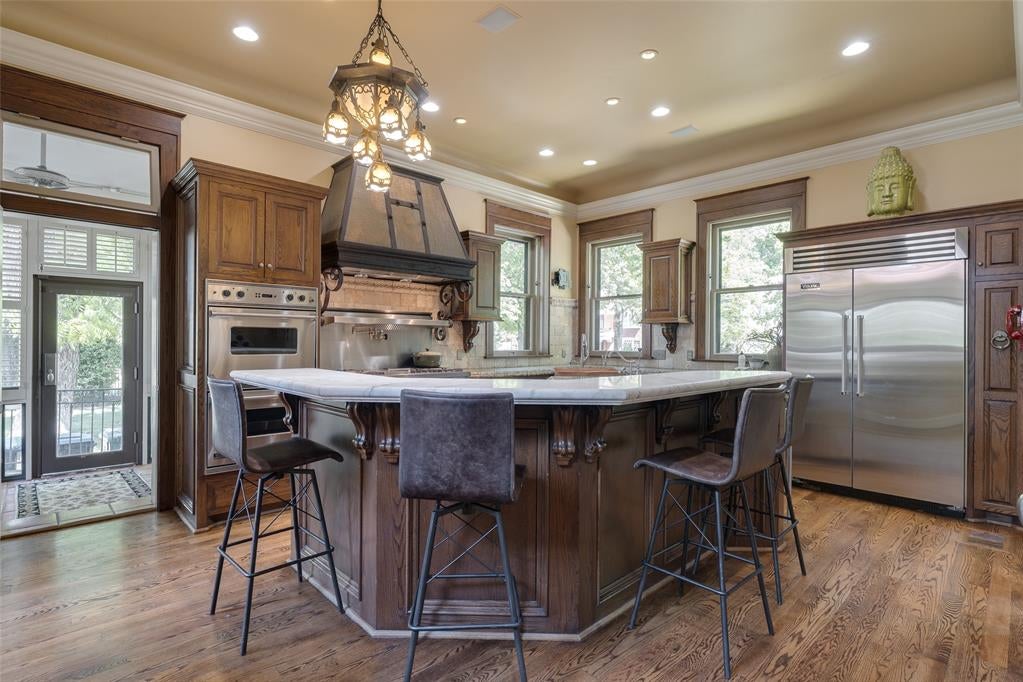 Oklahoma City, Oklahoma, 73103, United States, 5 Bedrooms Bedrooms, ,6 BathroomsBathrooms,Residential,Active,1810381