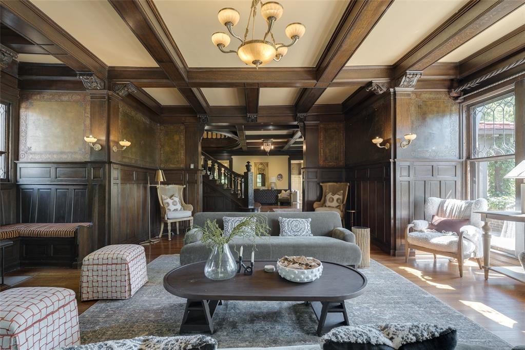 Oklahoma City, Oklahoma, 73103, United States, 5 Bedrooms Bedrooms, ,6 BathroomsBathrooms,Residential,Active,1810381