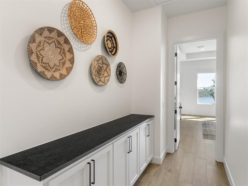 Eufaula, Oklahoma, 74432, United States, 5 Bedrooms Bedrooms, ,6 BathroomsBathrooms,Residential,Active,2015226