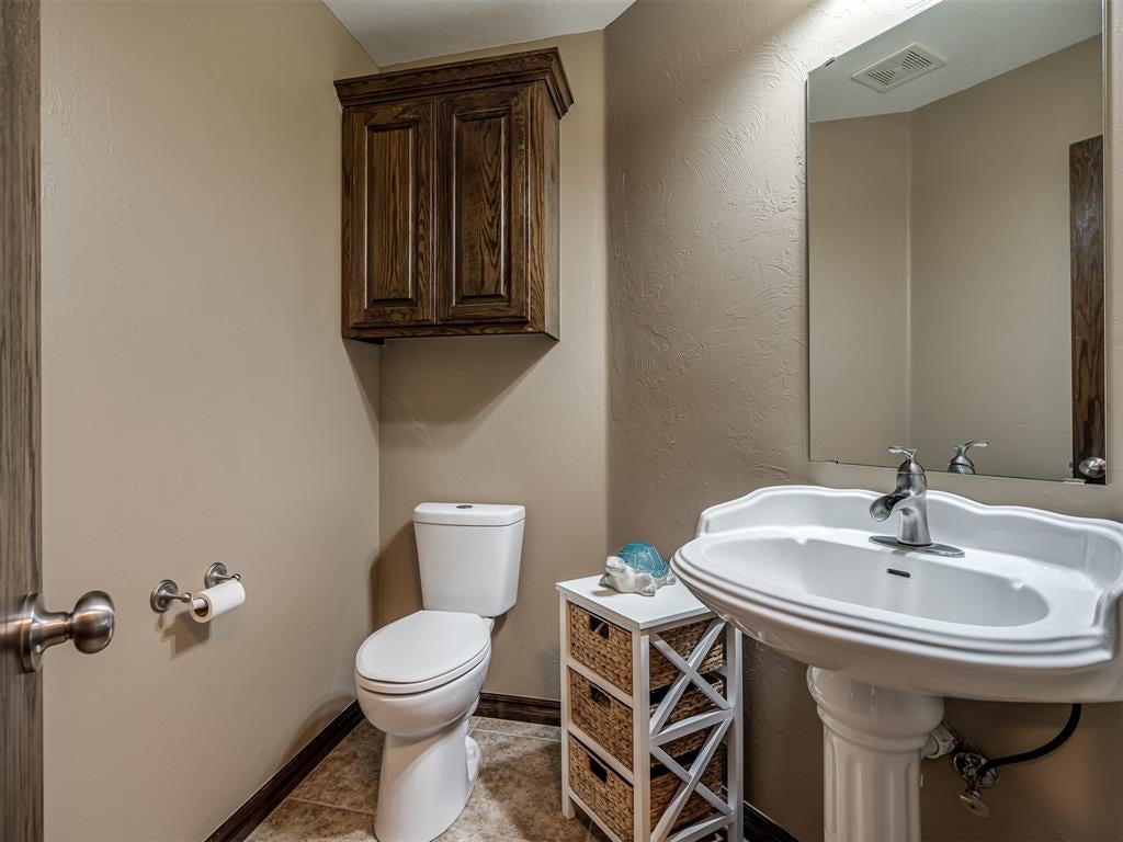Tuttle, Oklahoma, 73089, United States, 4 Bedrooms Bedrooms, ,4 BathroomsBathrooms,Residential,Active,1899867