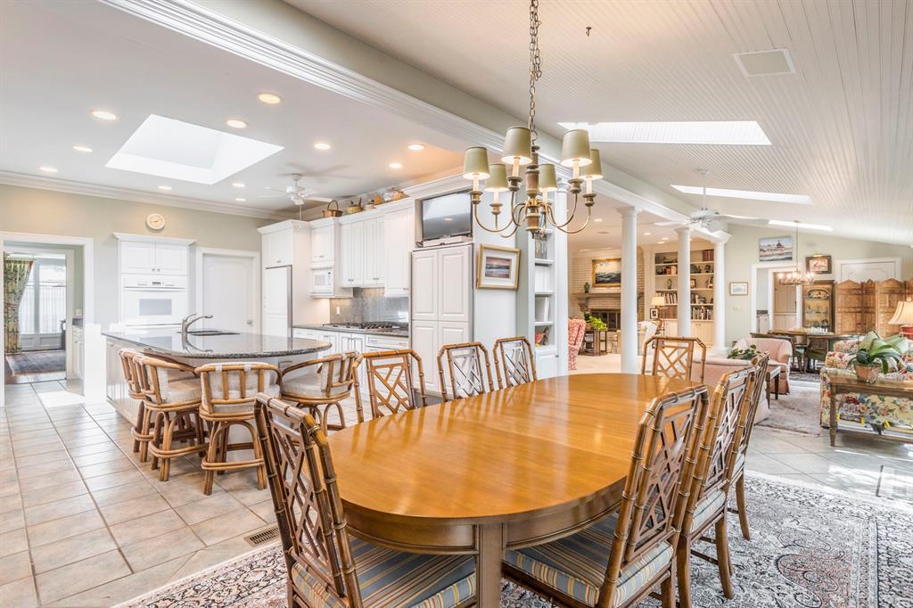 Oklahoma City, Oklahoma, 73120, United States, 5 Bedrooms Bedrooms, ,5 BathroomsBathrooms,Residential,Active,1968374