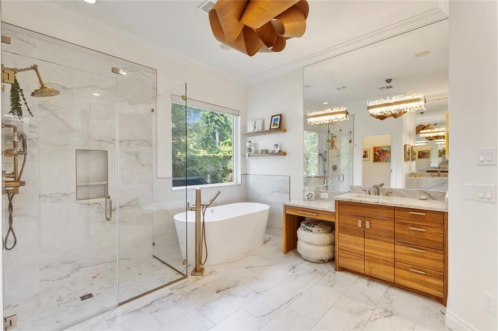 Nichols Hills, Oklahoma, 73120, United States, ,4 BathroomsBathrooms,Residential,Active,1894763