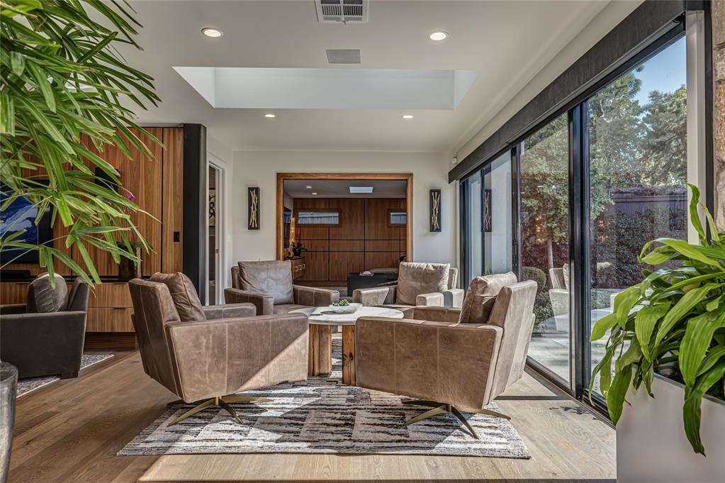 Oklahoma City, Oklahoma, 73118, United States, 4 Bedrooms Bedrooms, ,3 BathroomsBathrooms,Residential,Active,1964274