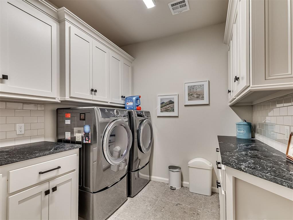 Edmond, Oklahoma, 73034, United States, 4 Bedrooms Bedrooms, ,5 BathroomsBathrooms,Residential,Active,1969655