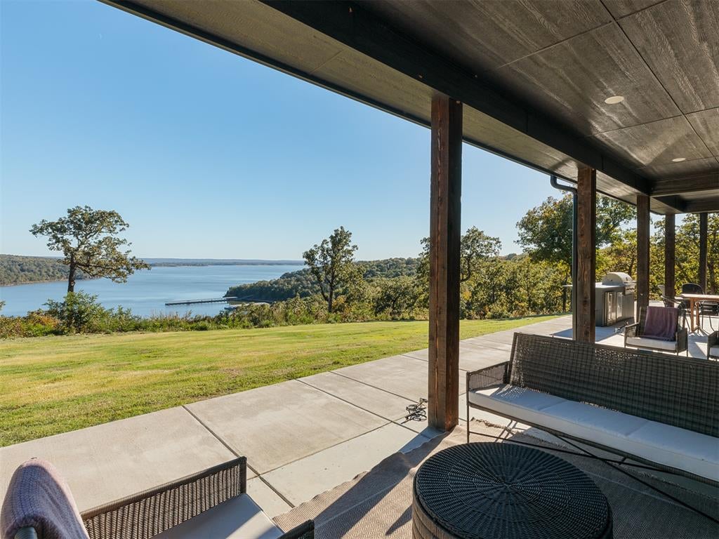 Eufaula, Oklahoma, 74432, United States, 5 Bedrooms Bedrooms, ,6 BathroomsBathrooms,Residential,Active,1905121