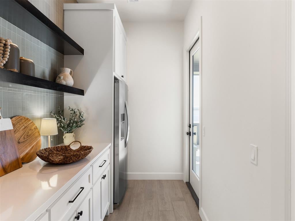 Eufaula, Oklahoma, 74432, United States, 5 Bedrooms Bedrooms, ,6 BathroomsBathrooms,Residential,Active,1905121