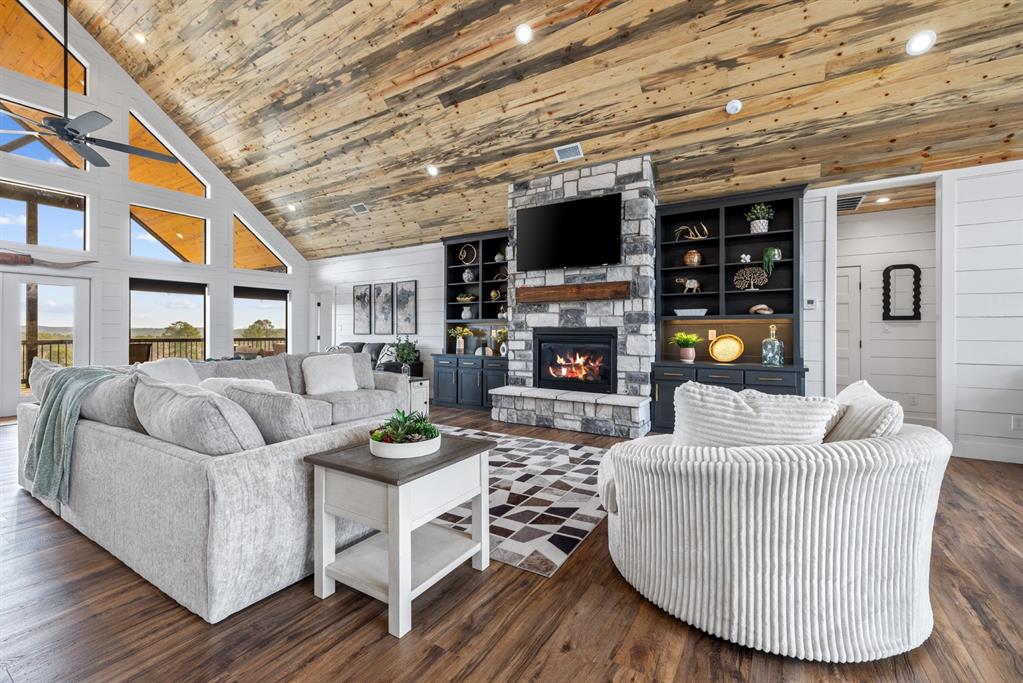 Broken Bow, Oklahoma, 74728, United States, 4 Bedrooms Bedrooms, ,4 BathroomsBathrooms,Residential,Active,1898222