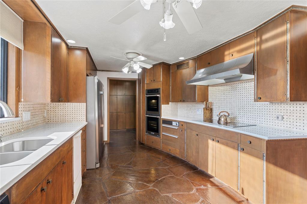 Norman, Oklahoma, 73071, United States, 6 Bedrooms Bedrooms, ,9 BathroomsBathrooms,Residential,Active,1762876