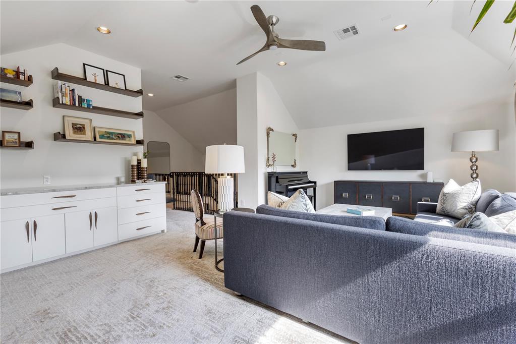 Nichols Hills, Oklahoma, 73120, United States, ,4 BathroomsBathrooms,Residential,Active,1894763