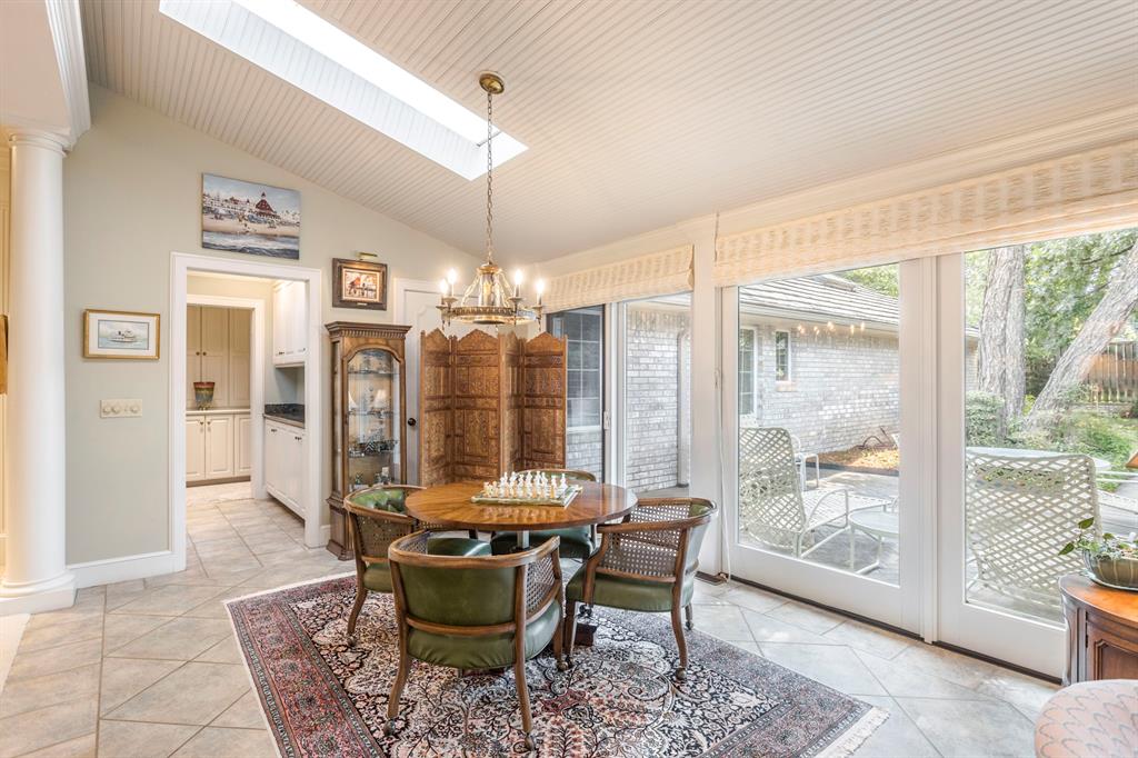 Oklahoma City, Oklahoma, 73120, United States, 5 Bedrooms Bedrooms, ,5 BathroomsBathrooms,Residential,Active,1968374