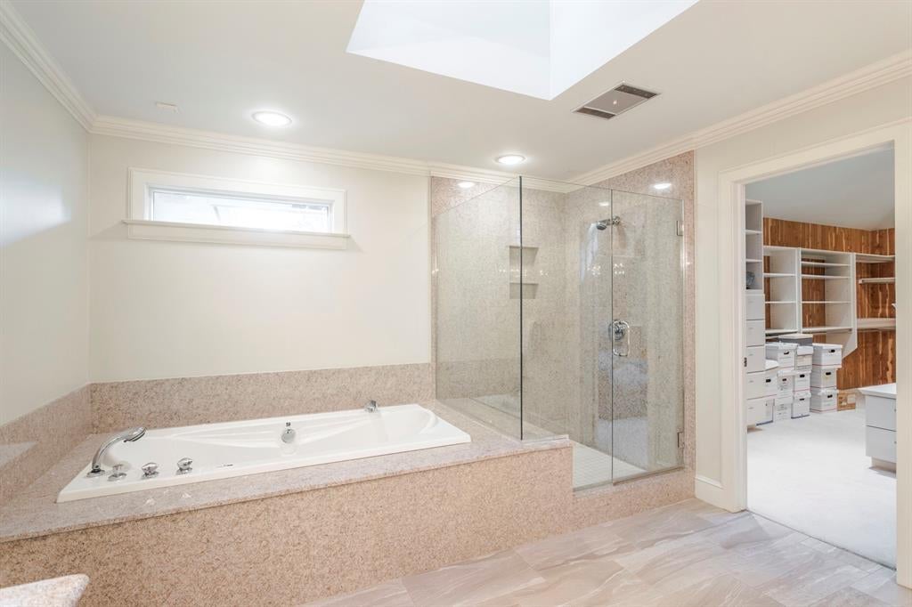 Oklahoma City, Oklahoma, 73120, United States, 5 Bedrooms Bedrooms, ,5 BathroomsBathrooms,Residential,Active,1968374