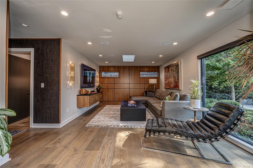 Oklahoma City, Oklahoma, 73118, United States, 4 Bedrooms Bedrooms, ,3 BathroomsBathrooms,Residential,Active,1964274