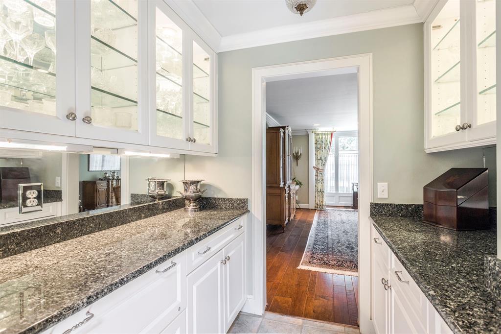 Oklahoma City, Oklahoma, 73120, United States, 5 Bedrooms Bedrooms, ,5 BathroomsBathrooms,Residential,Active,1968374