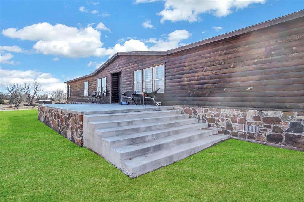 25064 County St 2520  