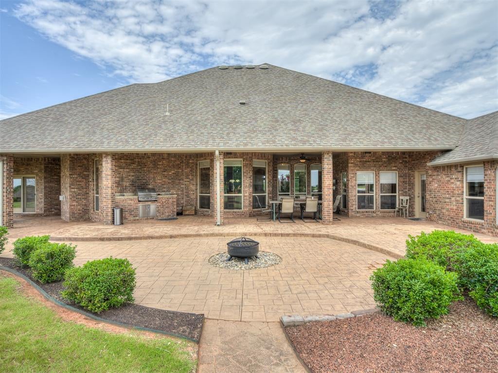 Tuttle, Oklahoma, 73089, United States, 4 Bedrooms Bedrooms, ,4 BathroomsBathrooms,Residential,Active,1899867