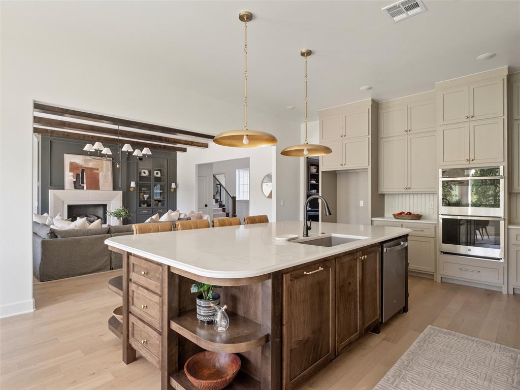 Oklahoma City, Oklahoma, 73151, United States, 4 Bedrooms Bedrooms, ,5 BathroomsBathrooms,Residential,Active,1953377