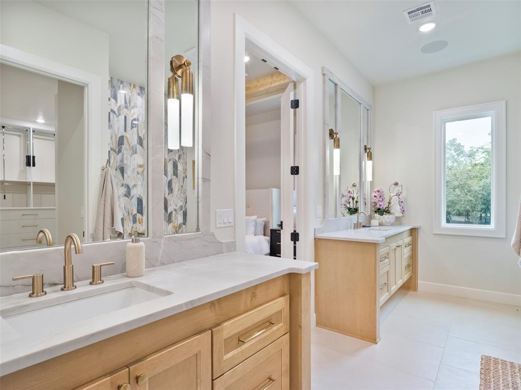 Edmond, Oklahoma, 73049, United States, 4 Bedrooms Bedrooms, ,6 BathroomsBathrooms,Residential,Active,1927661