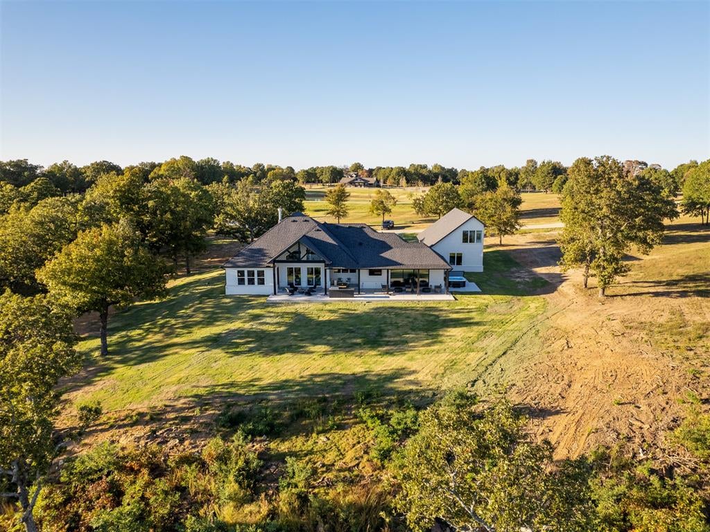 Eufaula, Oklahoma, 74432, United States, 5 Bedrooms Bedrooms, ,6 BathroomsBathrooms,Residential,Active,1905121