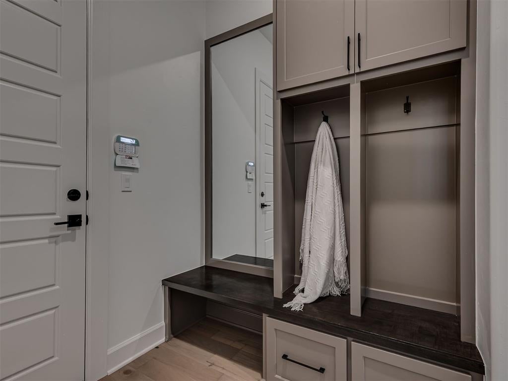 Edmond, Oklahoma, 73034, United States, 4 Bedrooms Bedrooms, ,5 BathroomsBathrooms,Residential,Active,2009414