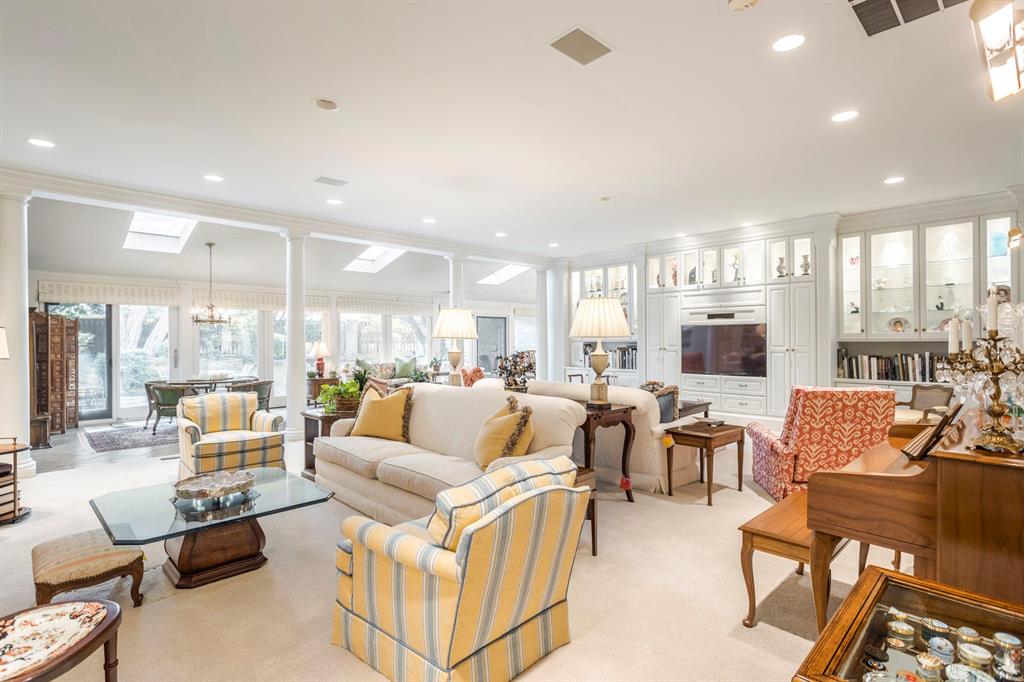 Oklahoma City, Oklahoma, 73120, United States, 5 Bedrooms Bedrooms, ,5 BathroomsBathrooms,Residential,Active,1968374