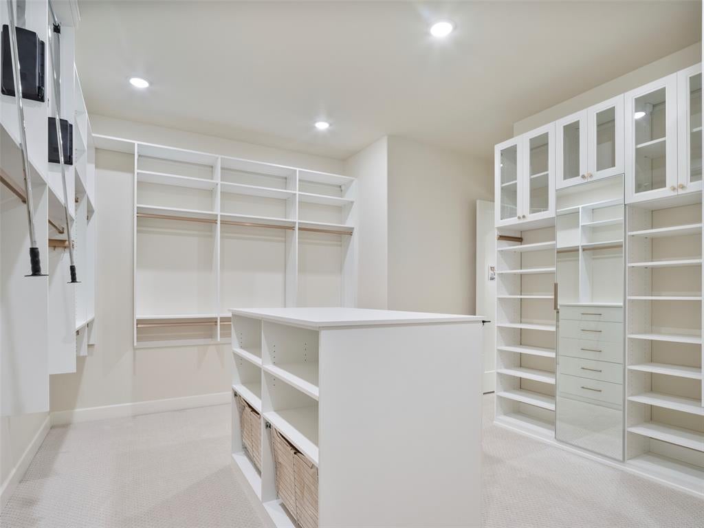 Edmond, Oklahoma, 73049, United States, 4 Bedrooms Bedrooms, ,6 BathroomsBathrooms,Residential,Active,1927661