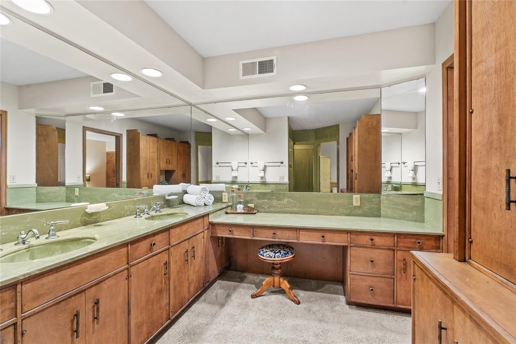 Norman, Oklahoma, 73071, United States, 6 Bedrooms Bedrooms, ,9 BathroomsBathrooms,Residential,Active,1762876