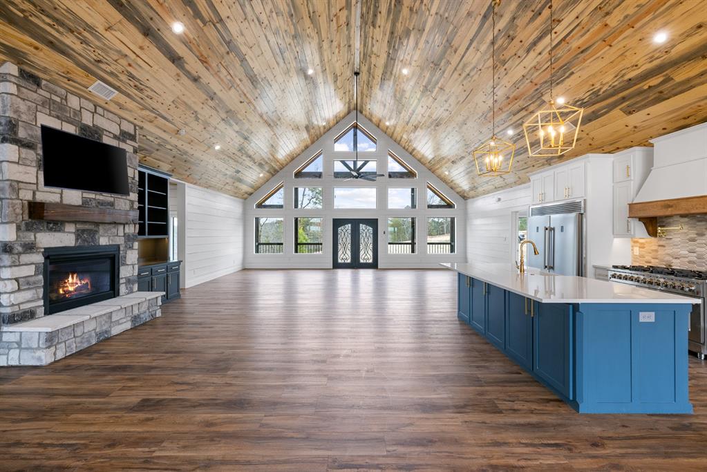 Broken Bow, Oklahoma, 74728, United States, 4 Bedrooms Bedrooms, ,4 BathroomsBathrooms,Residential,Active,1898222