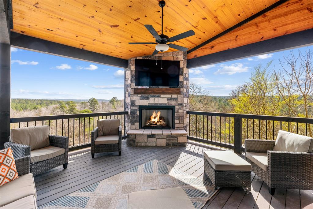 Broken Bow, Oklahoma, 74728, United States, 4 Bedrooms Bedrooms, ,4 BathroomsBathrooms,Residential,Active,1898222