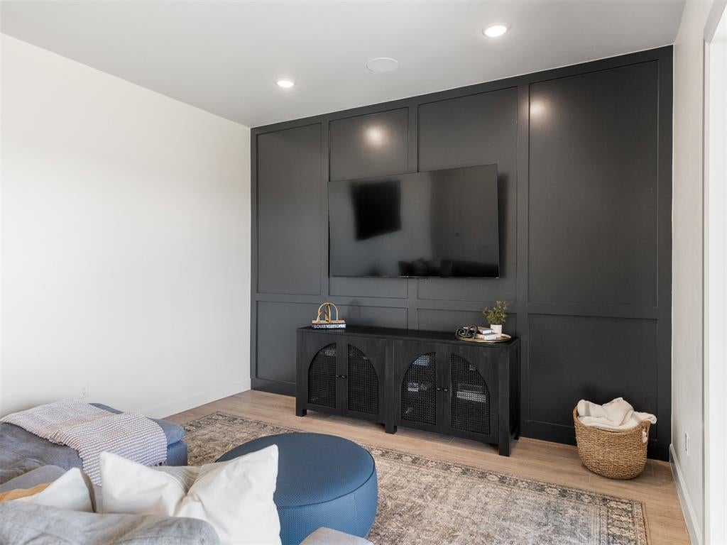 Eufaula, Oklahoma, 74432, United States, 5 Bedrooms Bedrooms, ,6 BathroomsBathrooms,Residential,Active,1905121