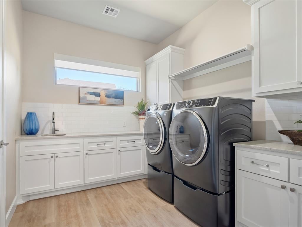 Edmond, Oklahoma, 73034, United States, 4 Bedrooms Bedrooms, ,4 BathroomsBathrooms,Residential,Active,1968109