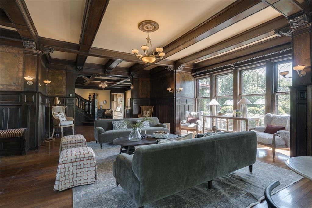 Oklahoma City, Oklahoma, 73103, United States, 5 Bedrooms Bedrooms, ,6 BathroomsBathrooms,Residential,Active,1810381